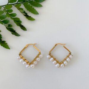 Jasmine Freshwater Pearl Earrings - Image 3