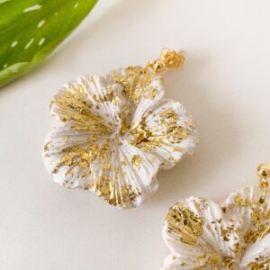 Jessie Molded Clay Earrings (White)
