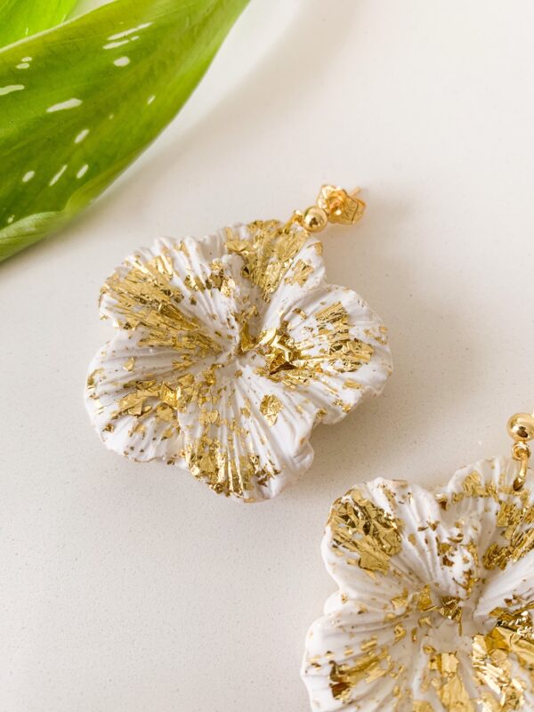 Jessie Molded Clay Earrings (White)