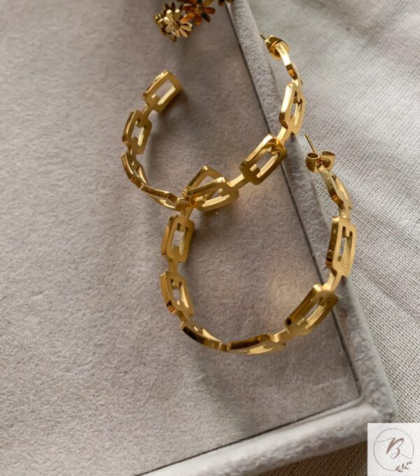 Chain Link C Earrings - Image 2