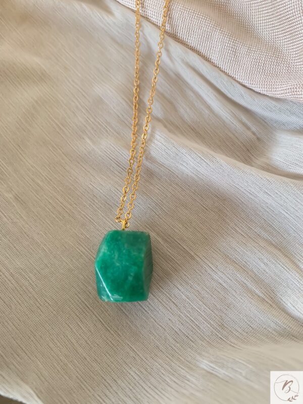 Agatha Jade Stone Set - Image 3