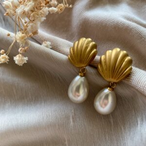 Scallop Pearl earrings
