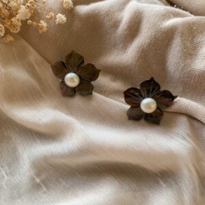 Mother of Pearl Flower Studs (Black) - Image 2