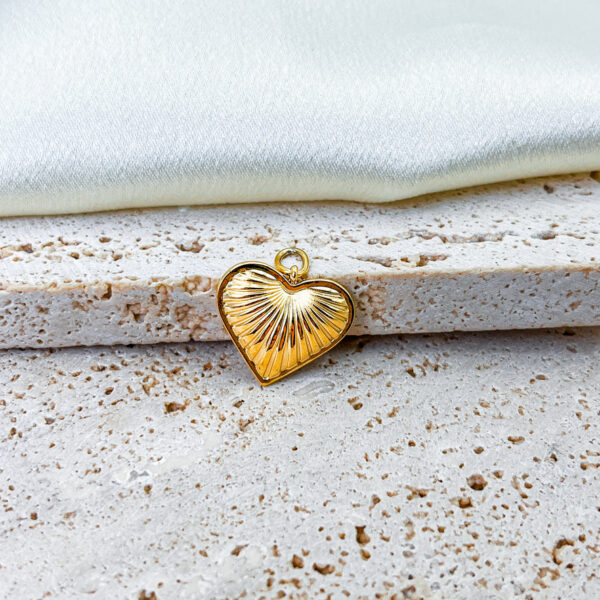 Heart Pendant Necklace - Image 3