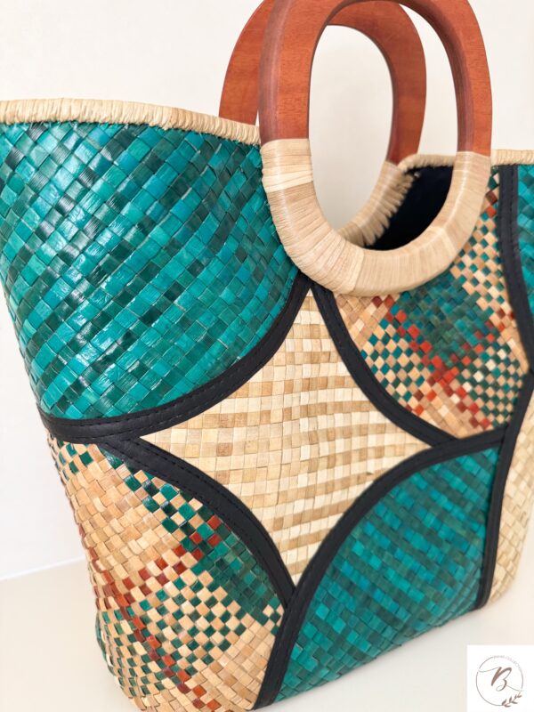 Alma Tote Bag (Green and Natural) - Image 4